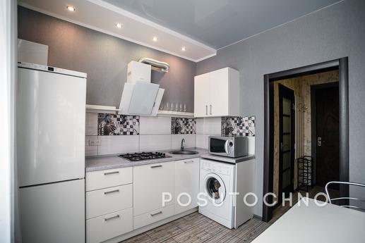The center of the place and the calm expanse of the sky, Dnipro (Dnipropetrovsk) - apartment by the day