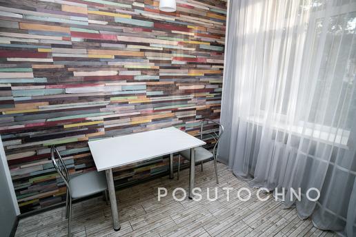 The center of the place and the calm expanse of the sky, Dnipro (Dnipropetrovsk) - apartment by the day