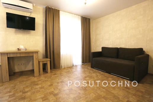 Studio 5 minutes from Bridge City, Dnipro (Dnipropetrovsk) - apartment by the day