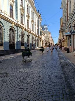 Двокімнатна квартира в центрі, Чернівці - квартира подобово