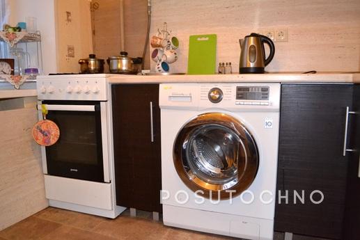 Excellent 1st apartment in the metro, Moscow - apartment by the day