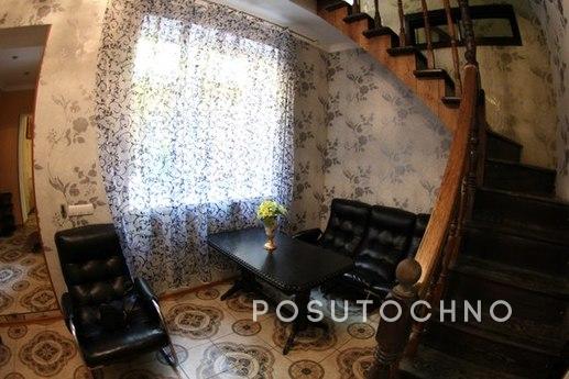 Rent 4-room apartment of 80 square meters Downtown Street in