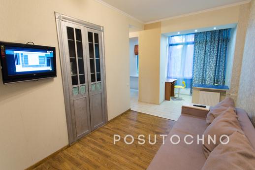 Centre! 1 min from the elite market, Kharkiv - apartment by the day