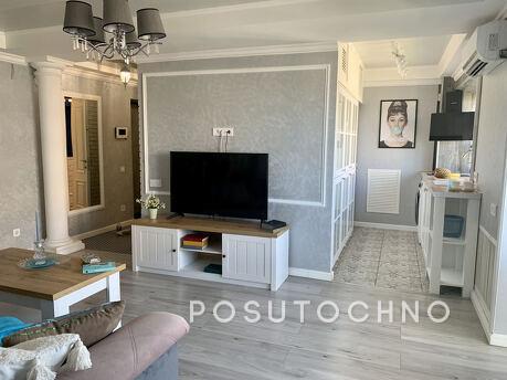 VIP class apartments in the city center, Zaporizhzhia - apartment by the day