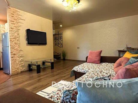 Daily rent 2-room semi-lux Ukrainian, Lahti, Zaporizhzhia - apartment by the day