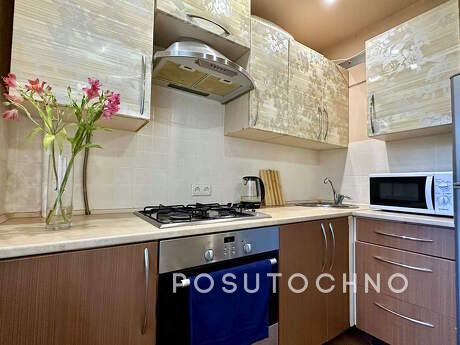 Daily rent 2-room semi-lux Ukrainian, Lahti, Zaporizhzhia - apartment by the day