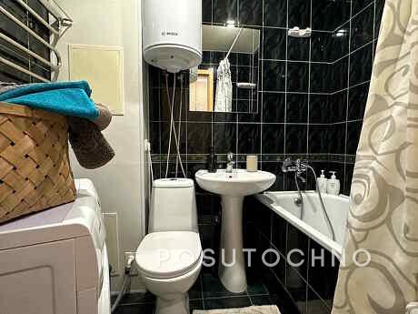 2 room Junior Suite on the street. Matrosova 25a, Zaporizhzhia - apartment by the day