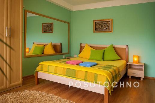 Daily rent 2-room semi-luxury at the Small Market, Zaporizhzhia - apartment by the day