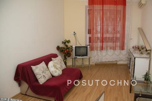 Apartment for daily rent on Zhukovsky street, Zaporizhzhia - apartment by the day