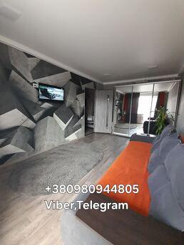 Сдам 2 ком квартиру посуточно.Раздельные комнаты.Для прожива