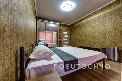 Podobova rent 2k apartment, Kyiv - apartment by the day