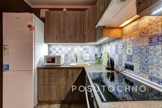 Podobova rent 2k apartment, Kyiv - apartment by the day