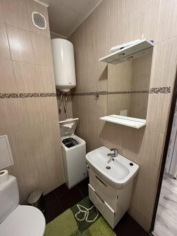 Quiet apartment near the city center, Odessa - apartment by the day