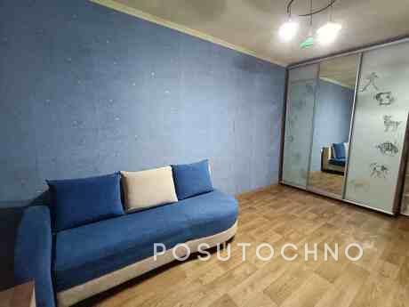 Pioneer. 3-room apartment. Red line., Krivoy Rog - apartment by the day