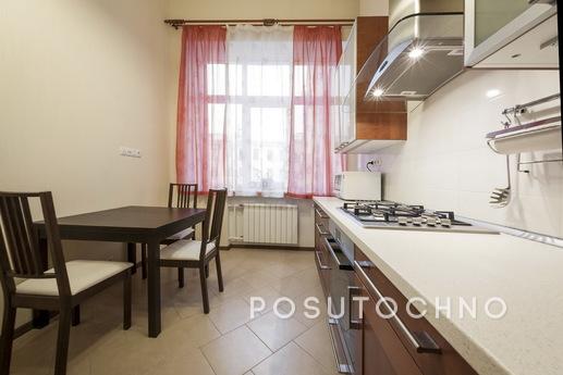 2-room flat with parking in the center, Saint Petersburg - apartment by the day