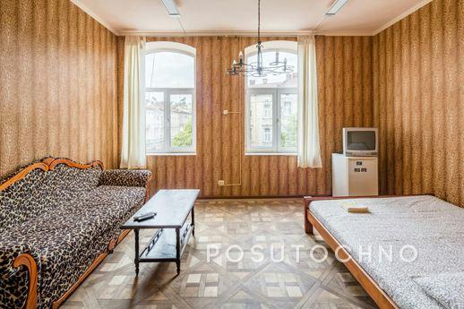 Rent an apartment in the city center, Lviv - apartment by the day