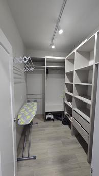 53 Pearl on Tairova, Odessa - apartment by the day