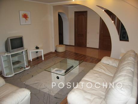The apartment is a modern renovation, leather sofa in the li